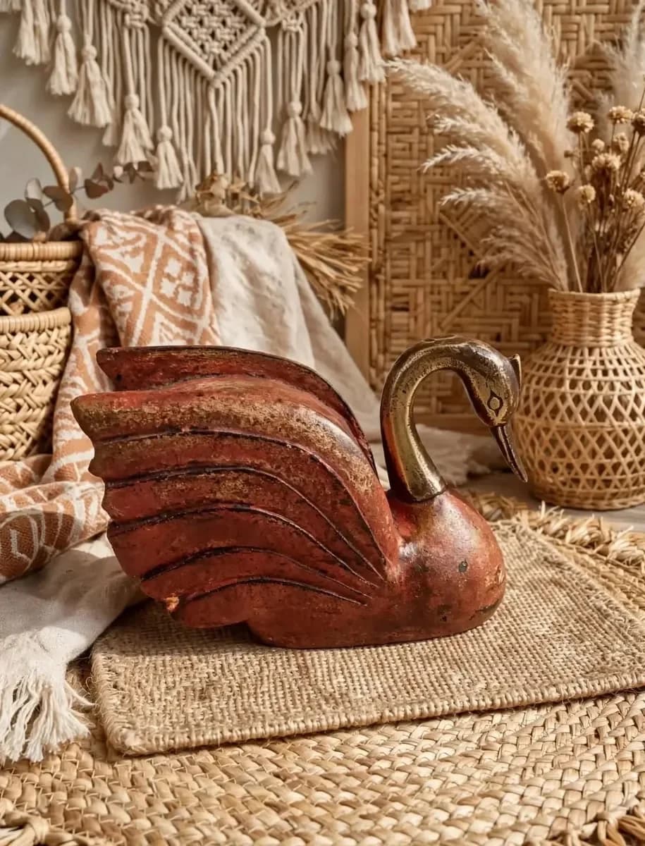imagen de producto JUEGO DE CISNES HINDU MADERA CEDRO Y BRONCE X 3