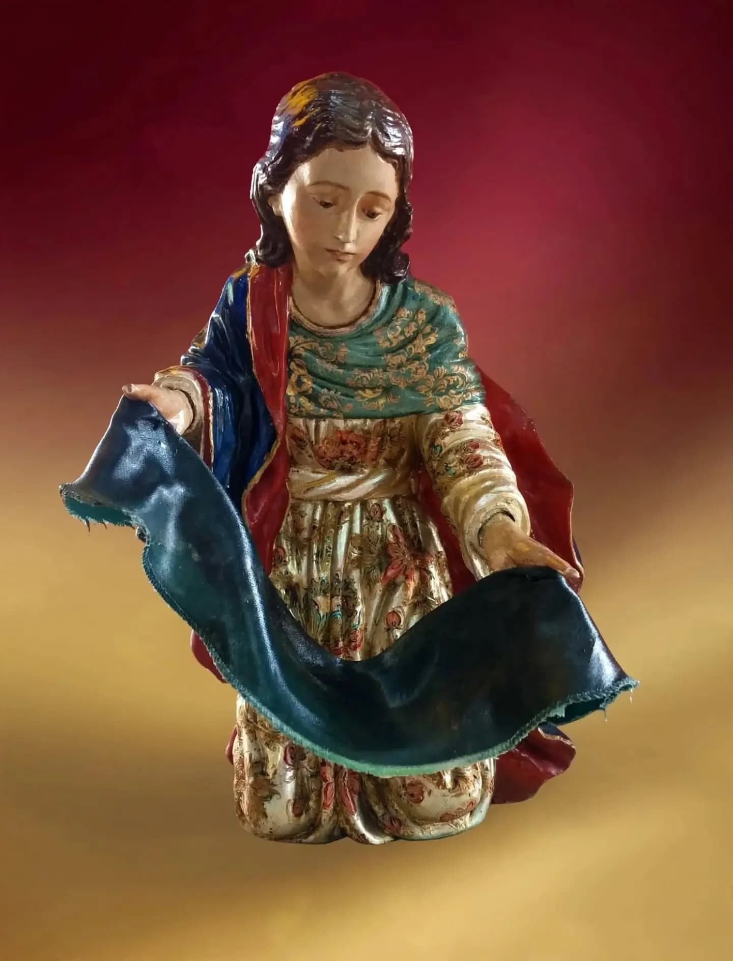 imagen de producto ESCULTURA QUITEÑA MADERA OLEO Y CRISTAL VIRGEN