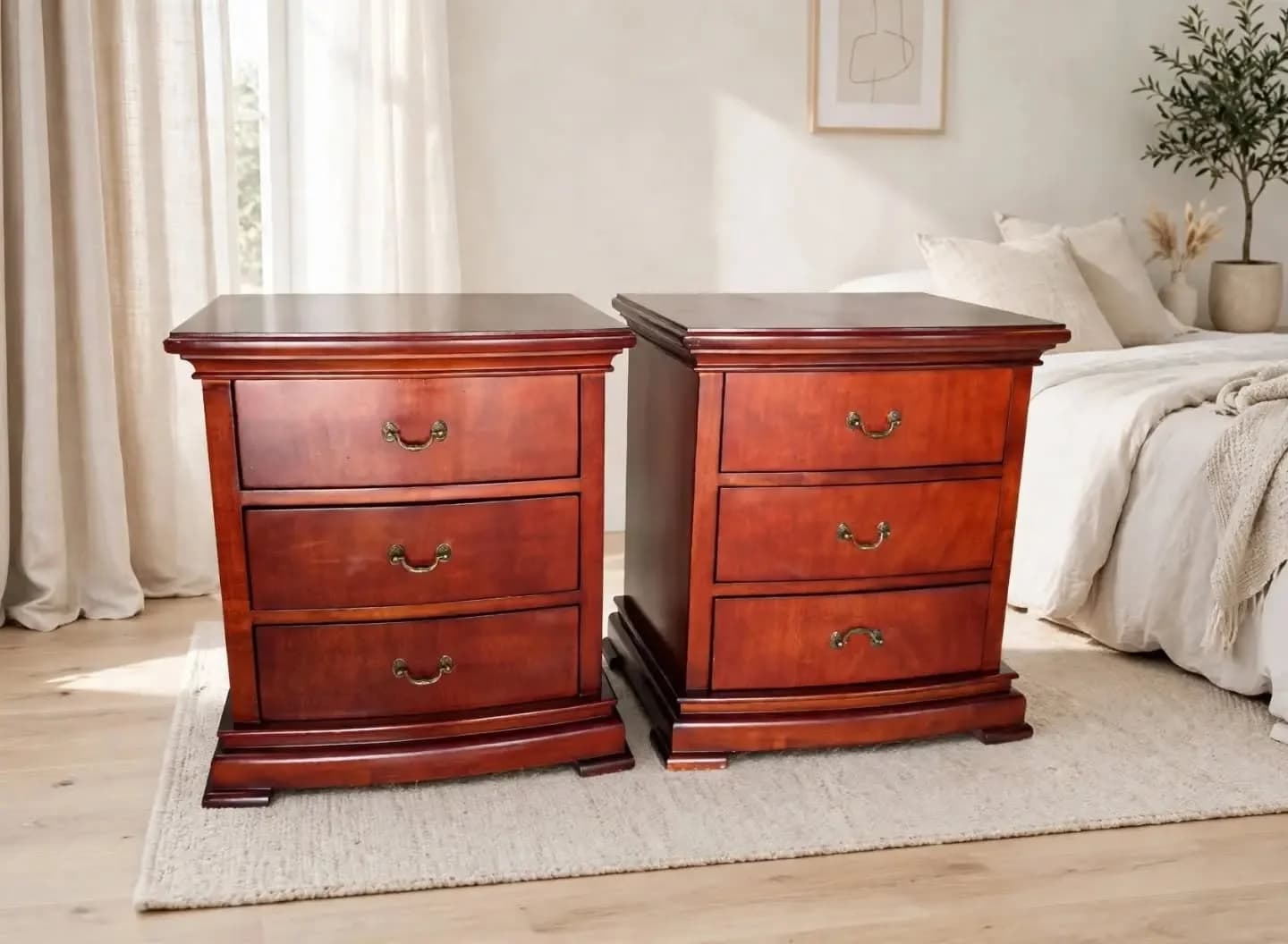 imagen de producto NOCHERO ANTIGUO ITALY EN MADERA CEDRO Y BRONCE