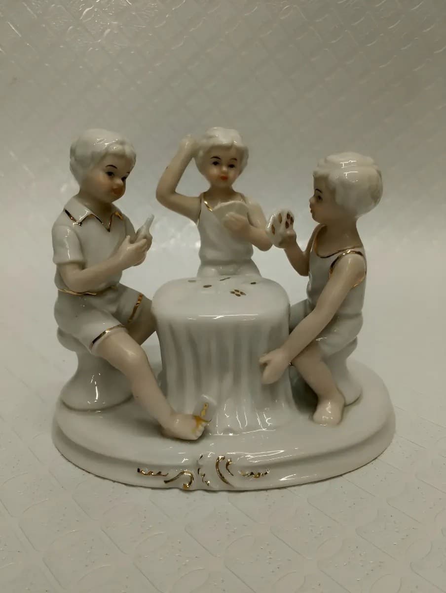 imagen de producto Porcelana Antigua La Trampa Spain