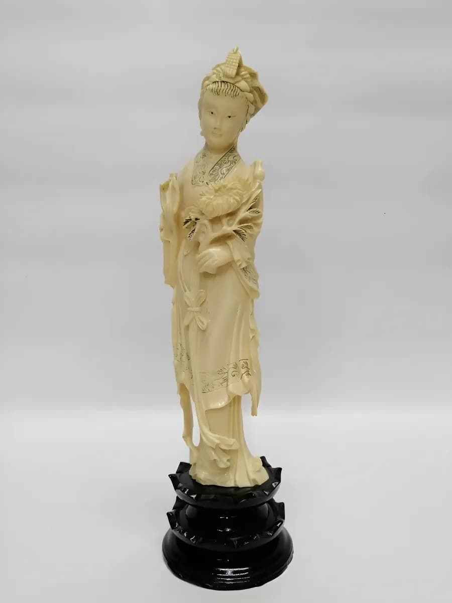 imagen de producto Escultura Diosa Japonesa Marmolina