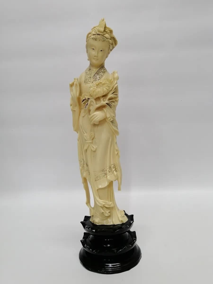 imagen de producto Escultura Diosa Japonesa Marmolina