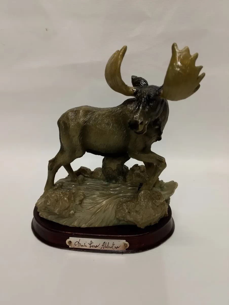 imagen de producto Escultura Mesa Montifiero Alabastro Alce
