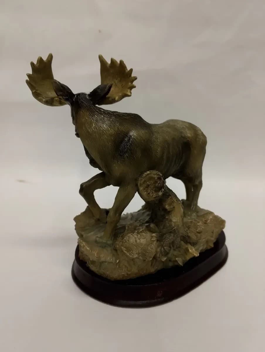imagen de producto Escultura Mesa Montifiero Alabastro Alce