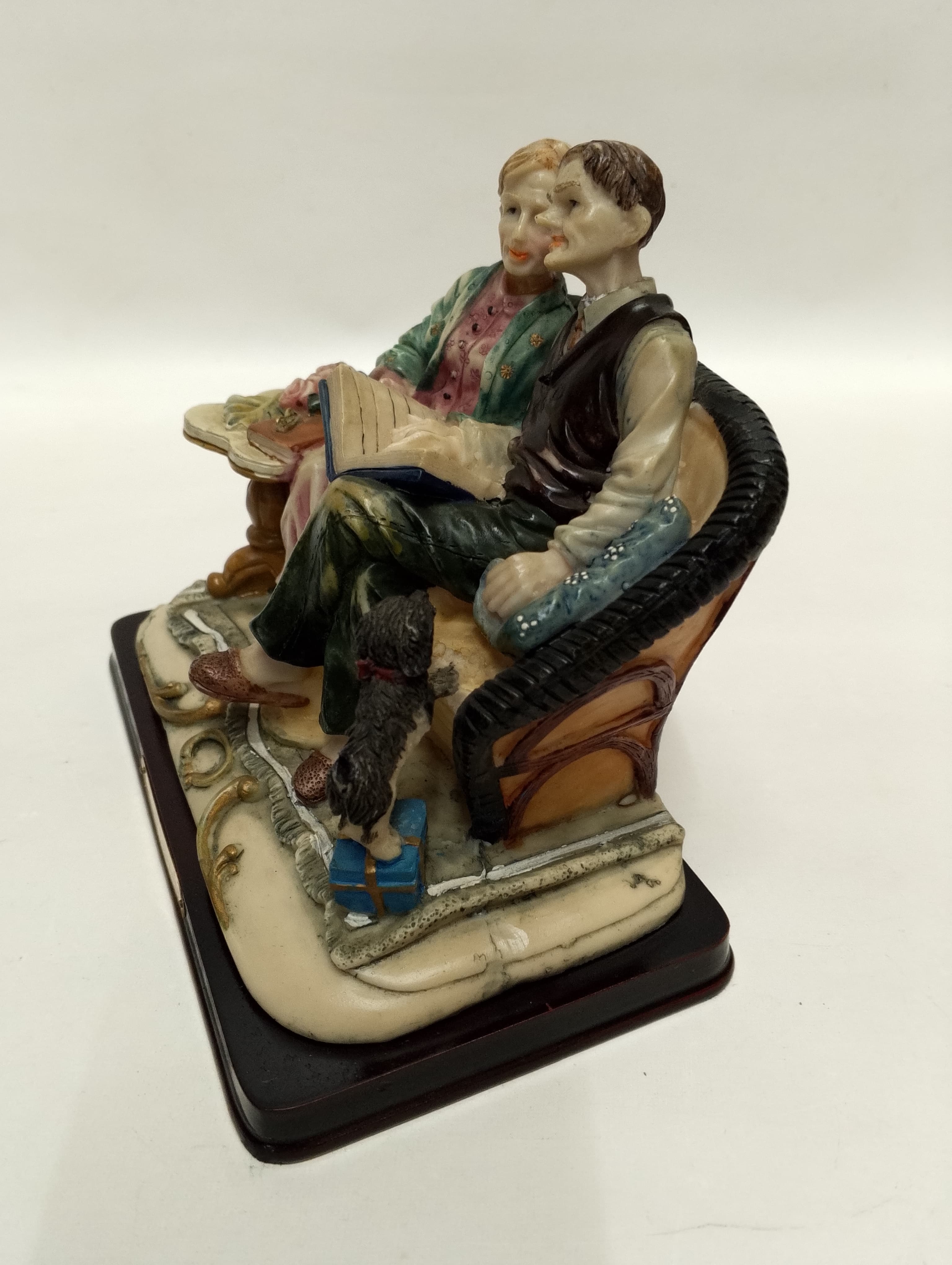 imagen de producto ESCULTURA MARMOLINA Y OLEO PAREJA