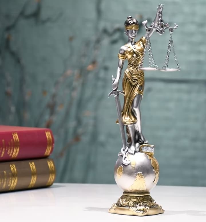 imagen de producto DIOSA DE LA JUSTICIA MUNDO ITALY MEDIANA