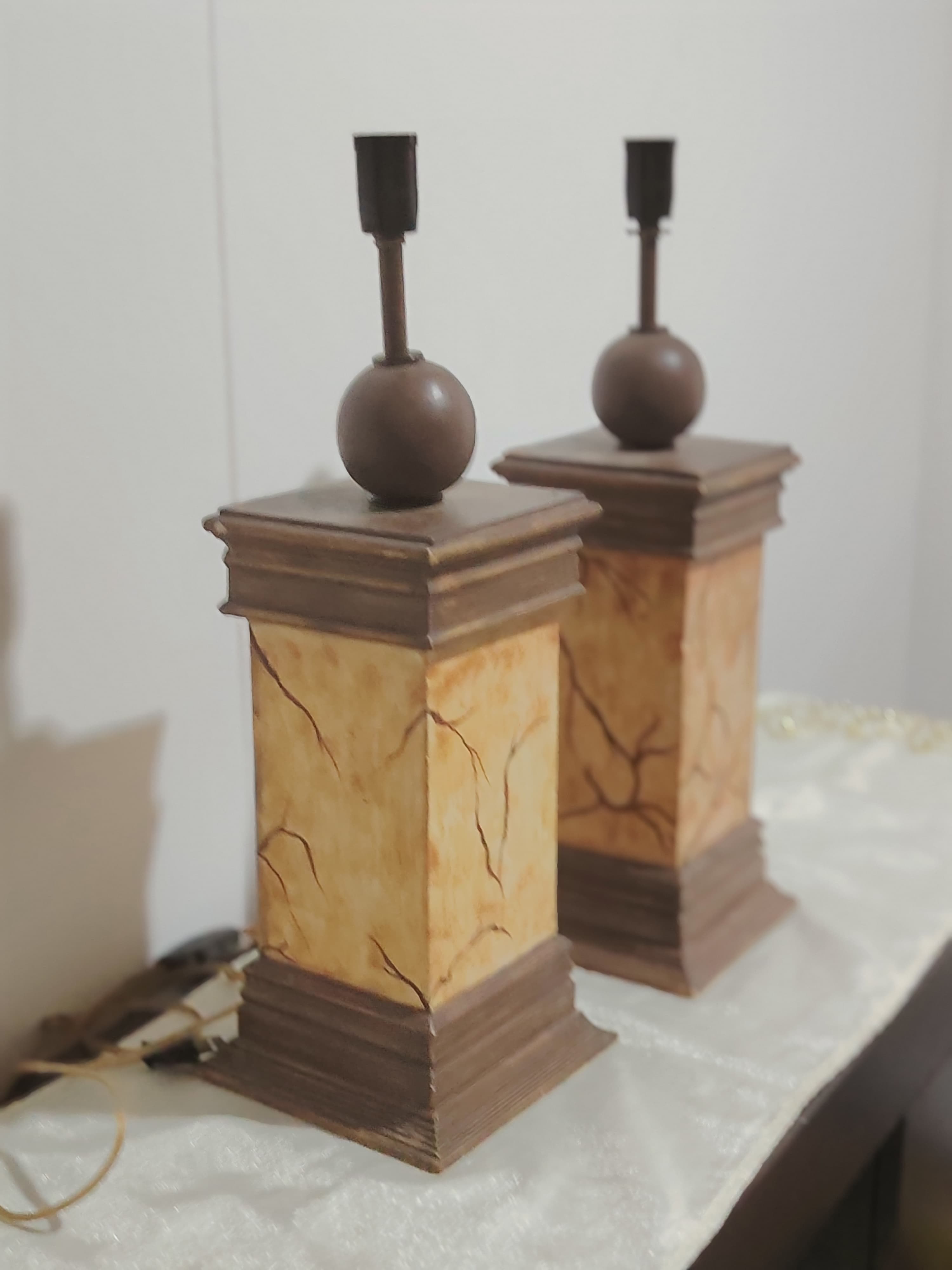 imagen de producto Par de lámparas de mesa artesanales