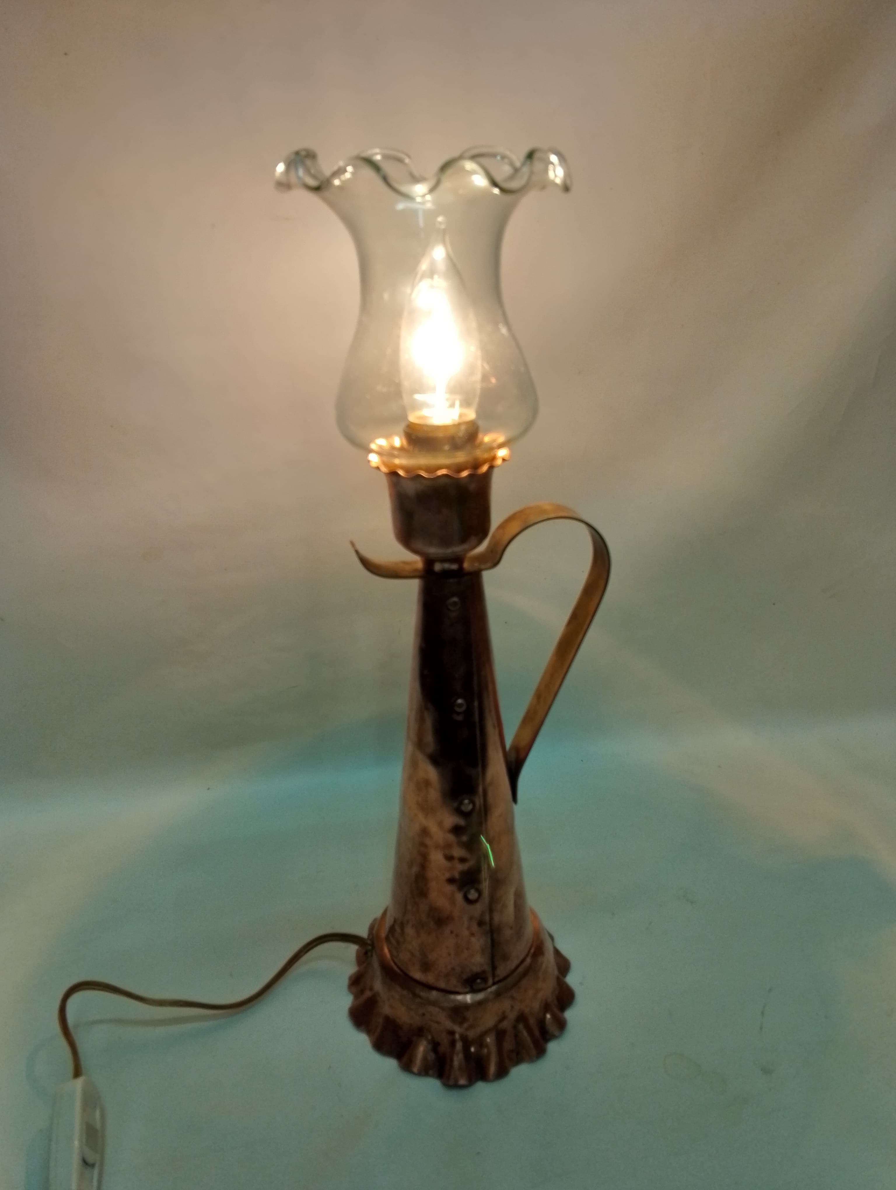 imagen de producto LAMPARA MESA ANTIGUA COBRE Y BRONCE