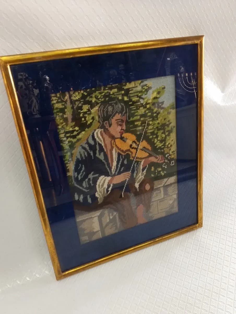 imagen de producto Cuadro Bordado Punto Gobelino Violinista