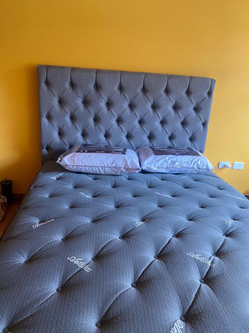 imagen de producto Cama queen + base cama y cabecero