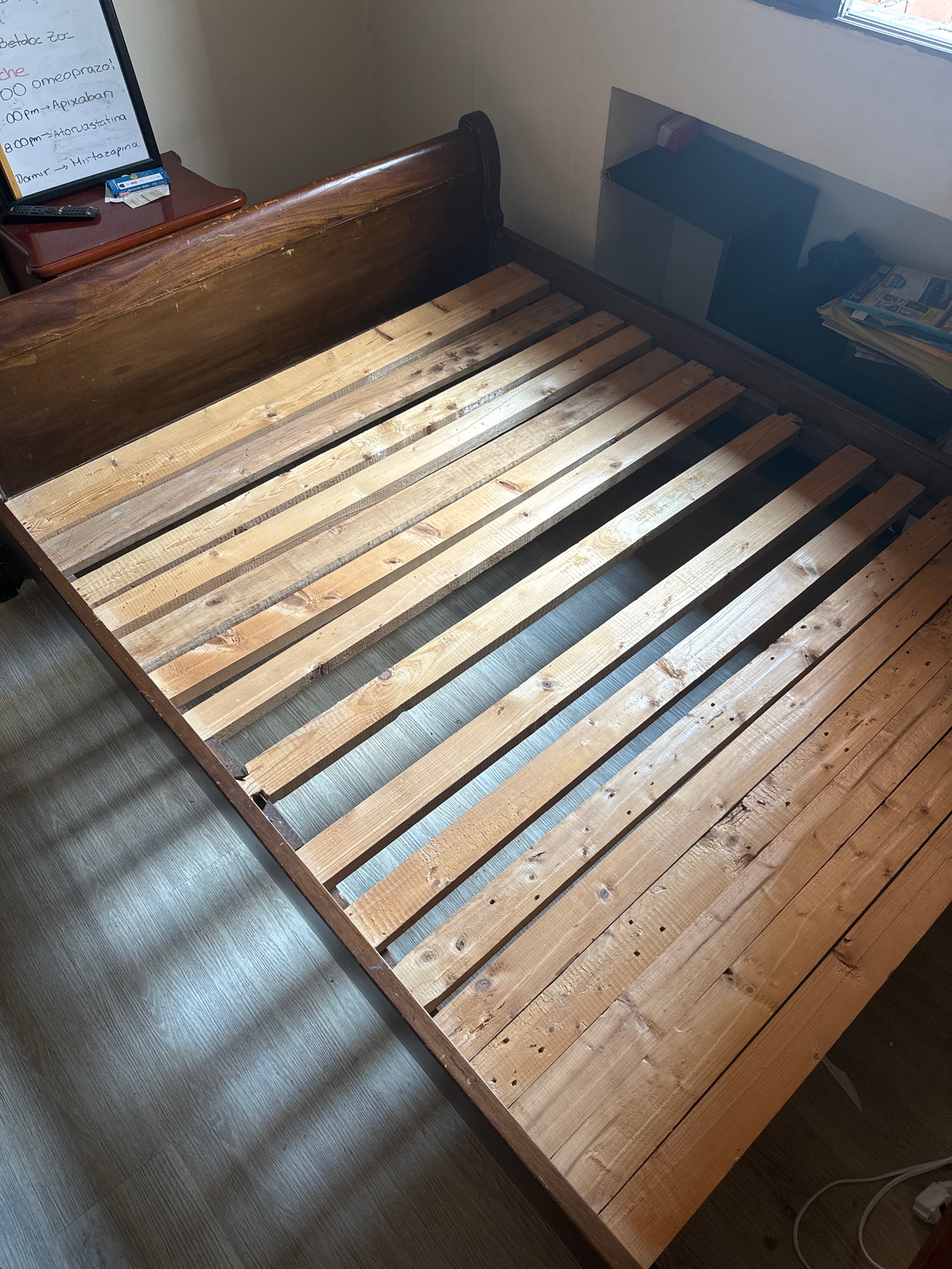 imagen de producto Cama de 1,40x1,90 en comino