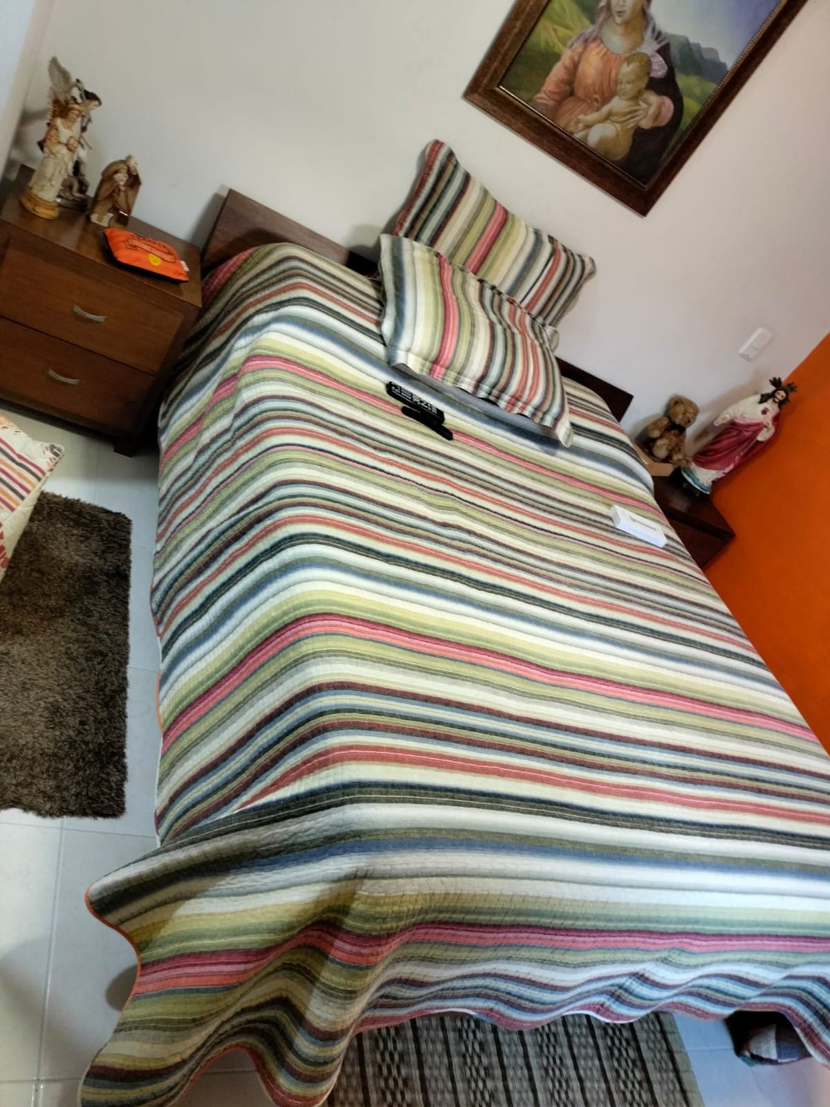 imagen de producto CAMA COLCHON Y DOS NOCHEROS
