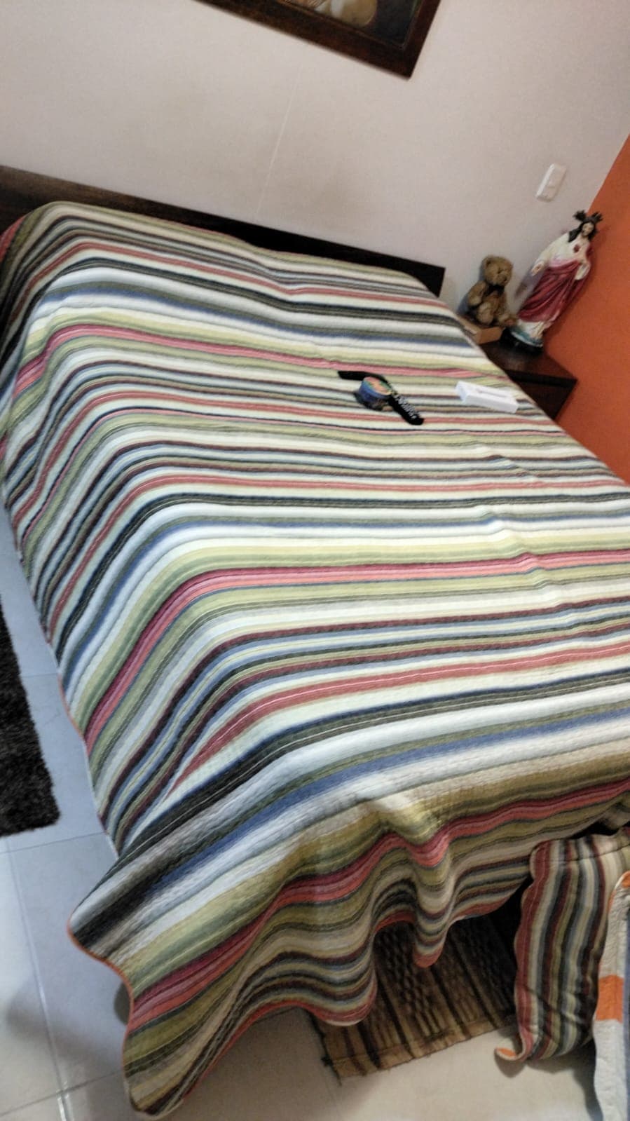 imagen de producto CAMA COLCHON Y DOS NOCHEROS
