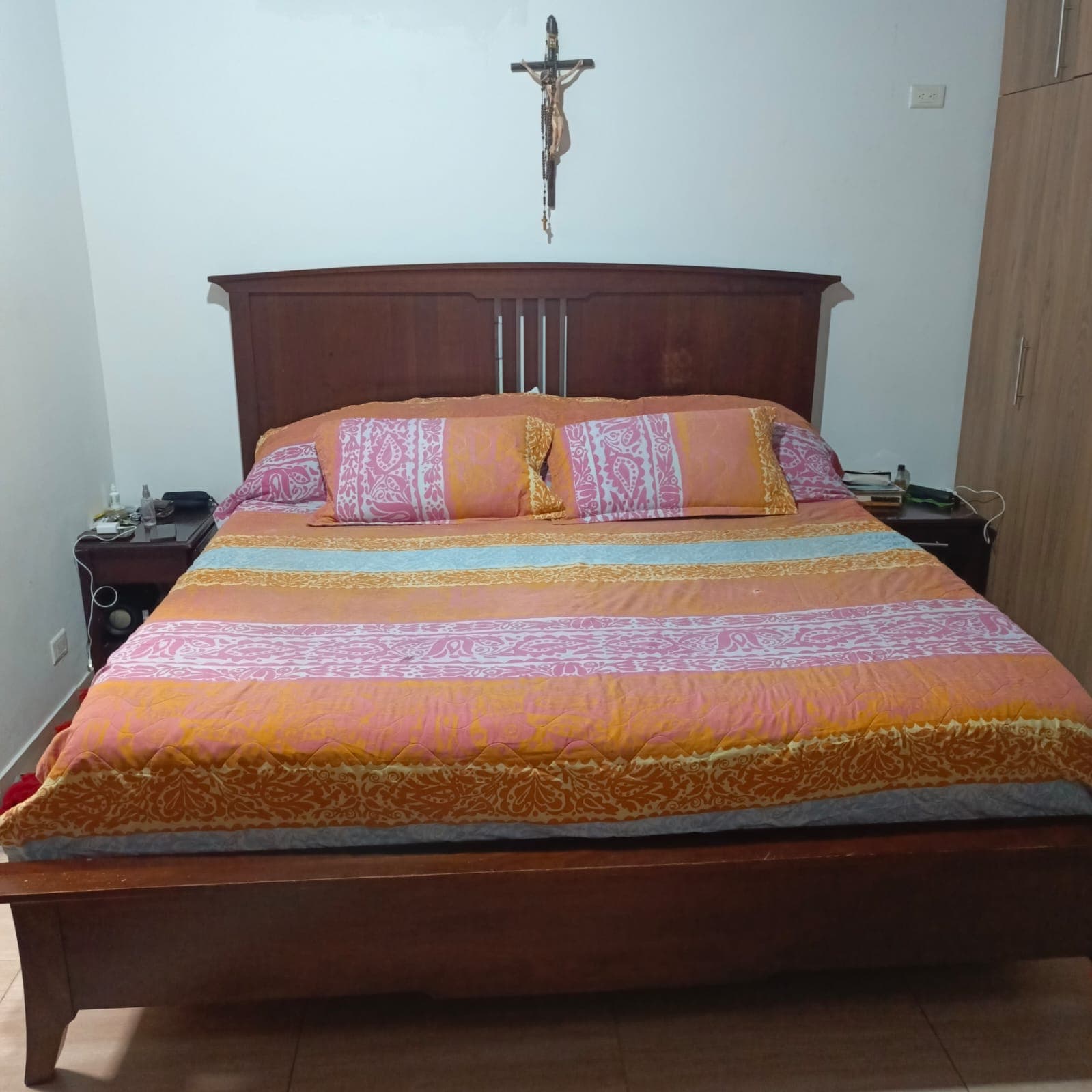 imagen de producto Cama en cedro + colchón 3x3