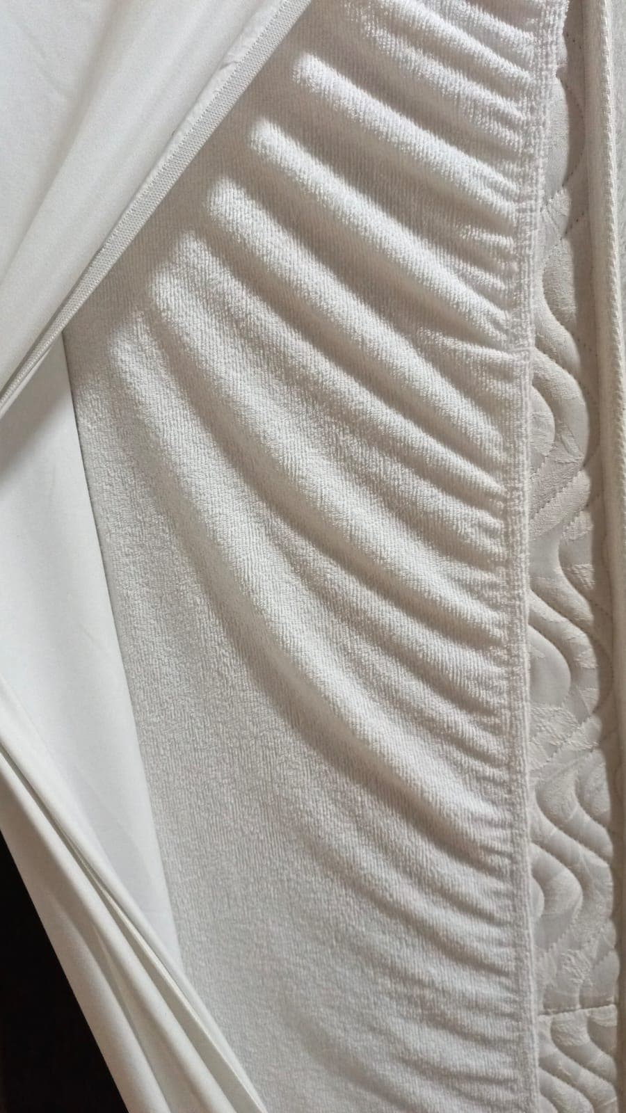 imagen de producto Cama en cedro + colchón 3x3