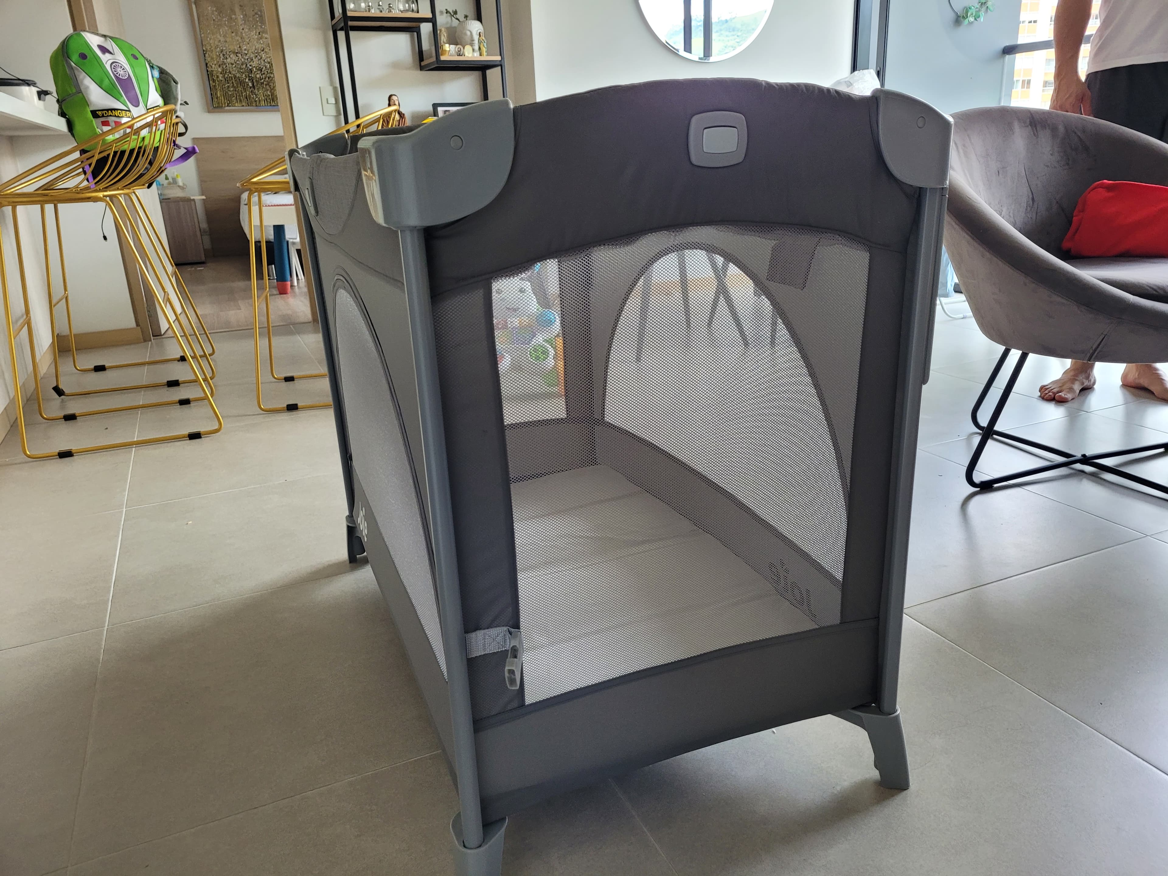 imagen de producto Cuna colecho Joie Kubbie gris