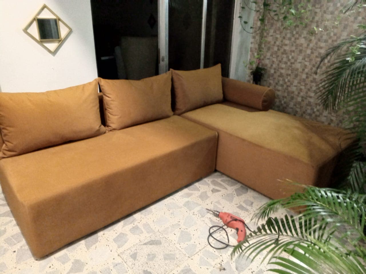 imagen de producto Sofá color ocre mostaza