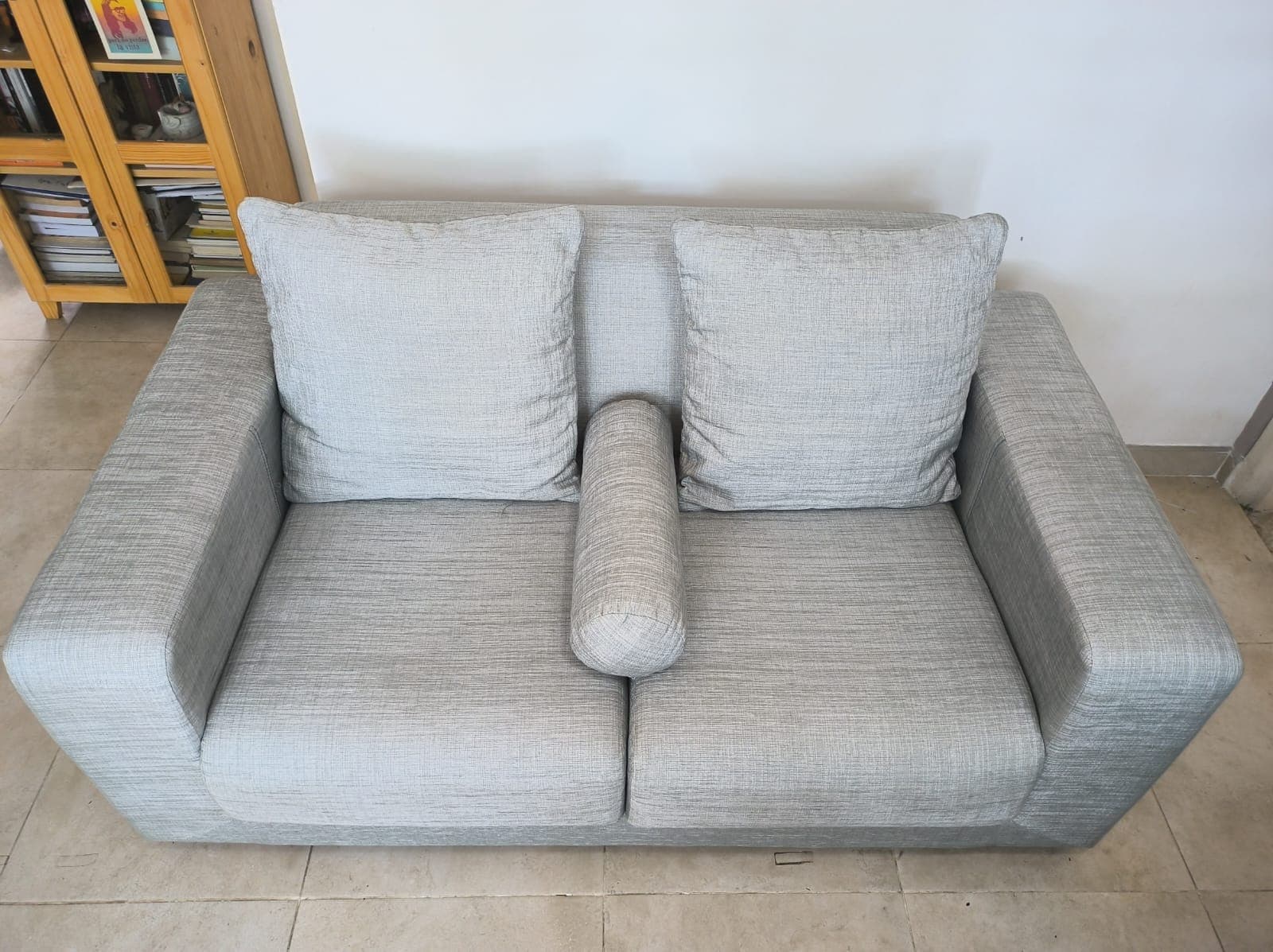 imagen de producto Sofá gris dos puestos marca Fiotti