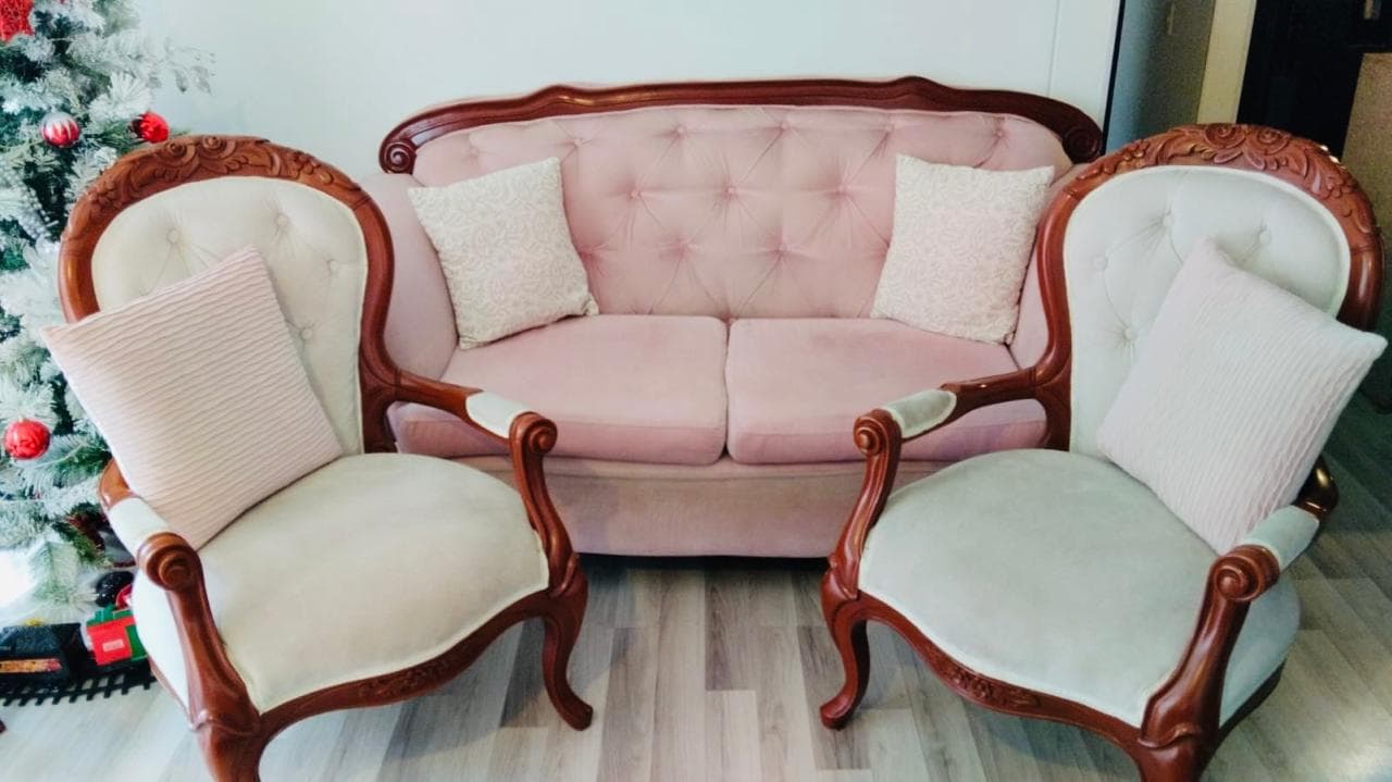 imagen de producto SALA CON ISABELINAS Y MESA DE CENTRO