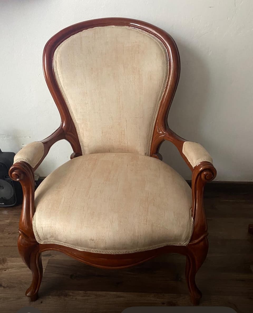 imagen de producto Sofá beige 3 puestos con 2 poltronas