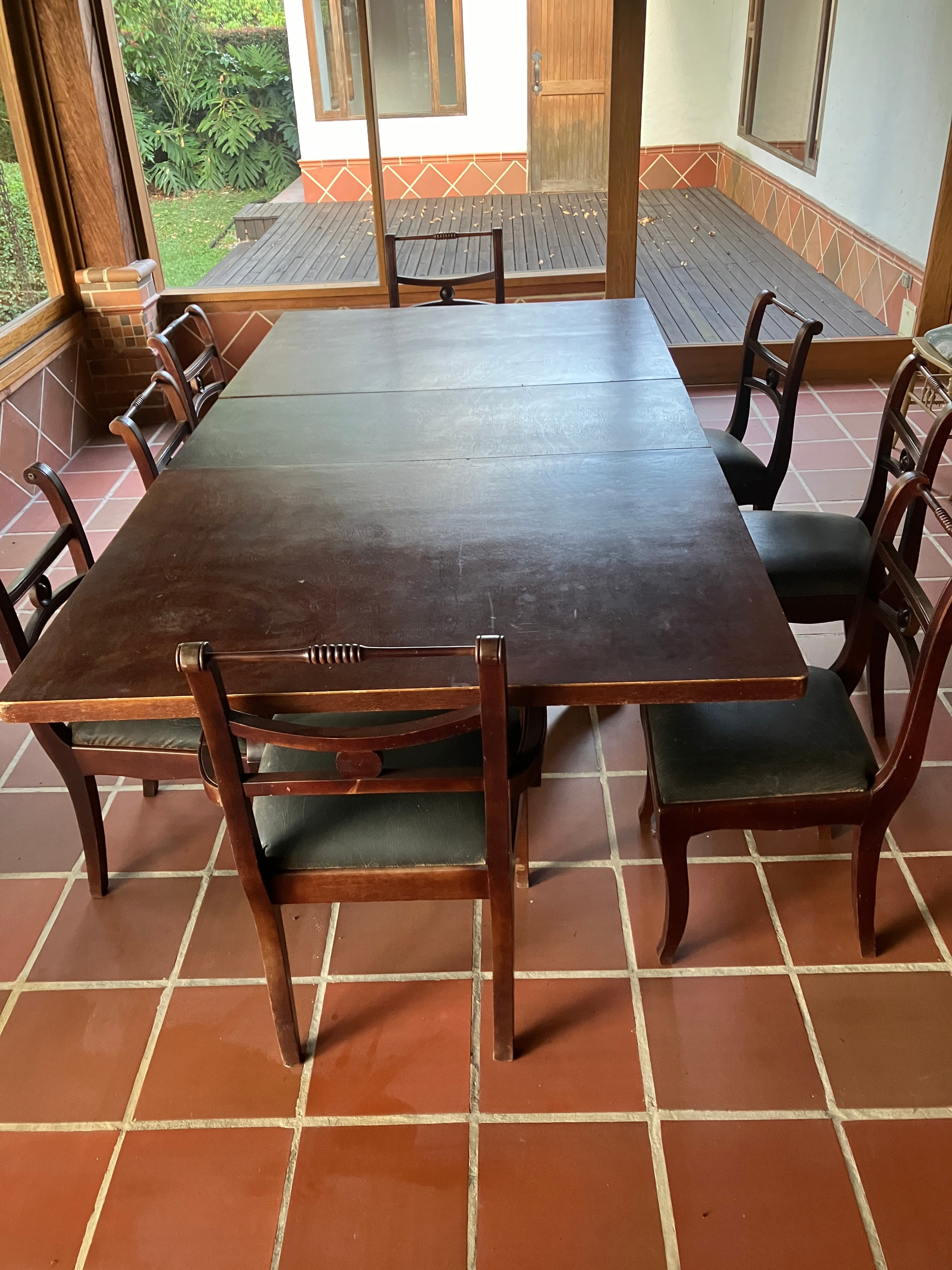 imagen de producto Comedor en madera de 8 puestos