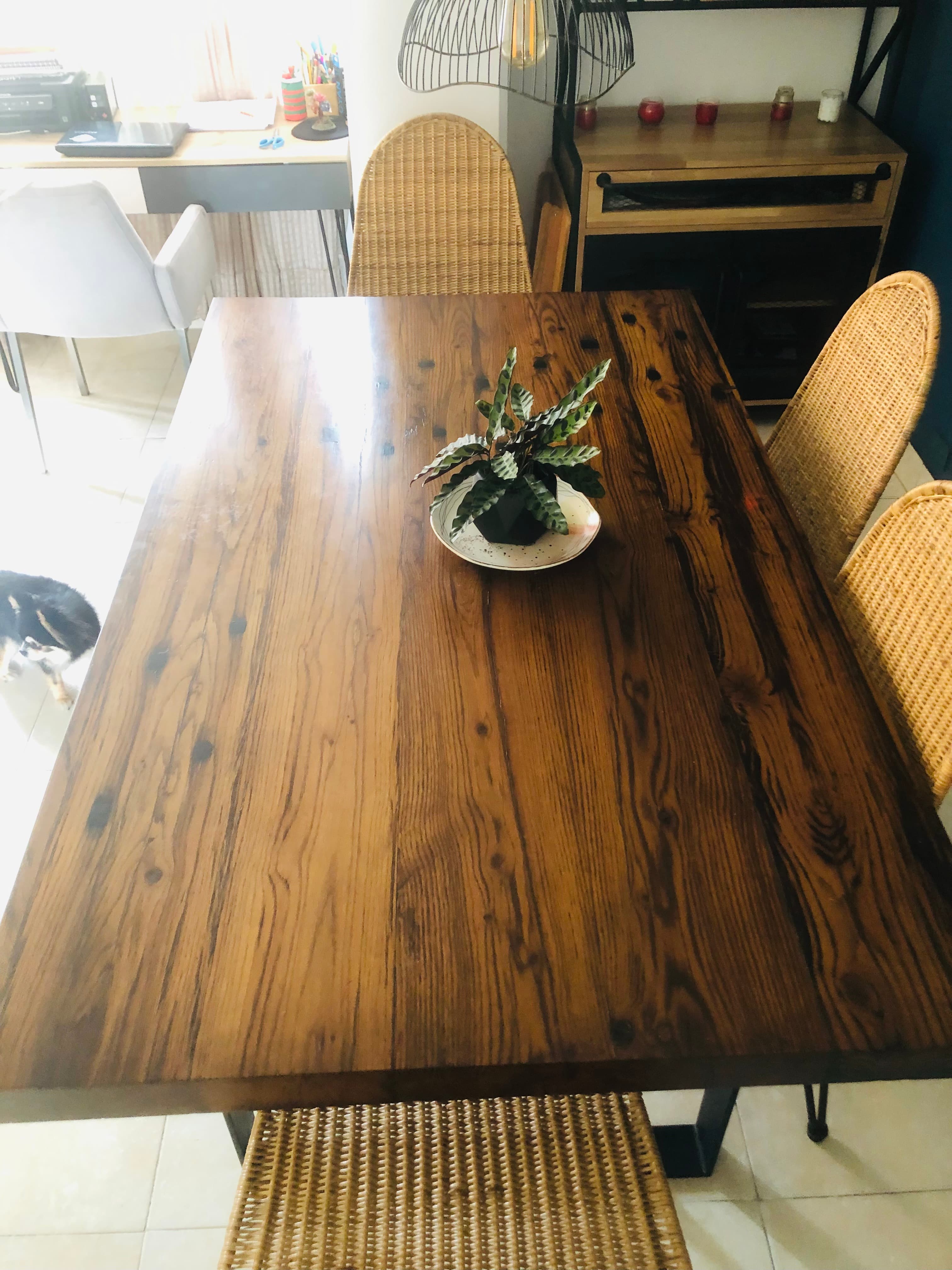 imagen de producto Mesa de madera y hierro forjado