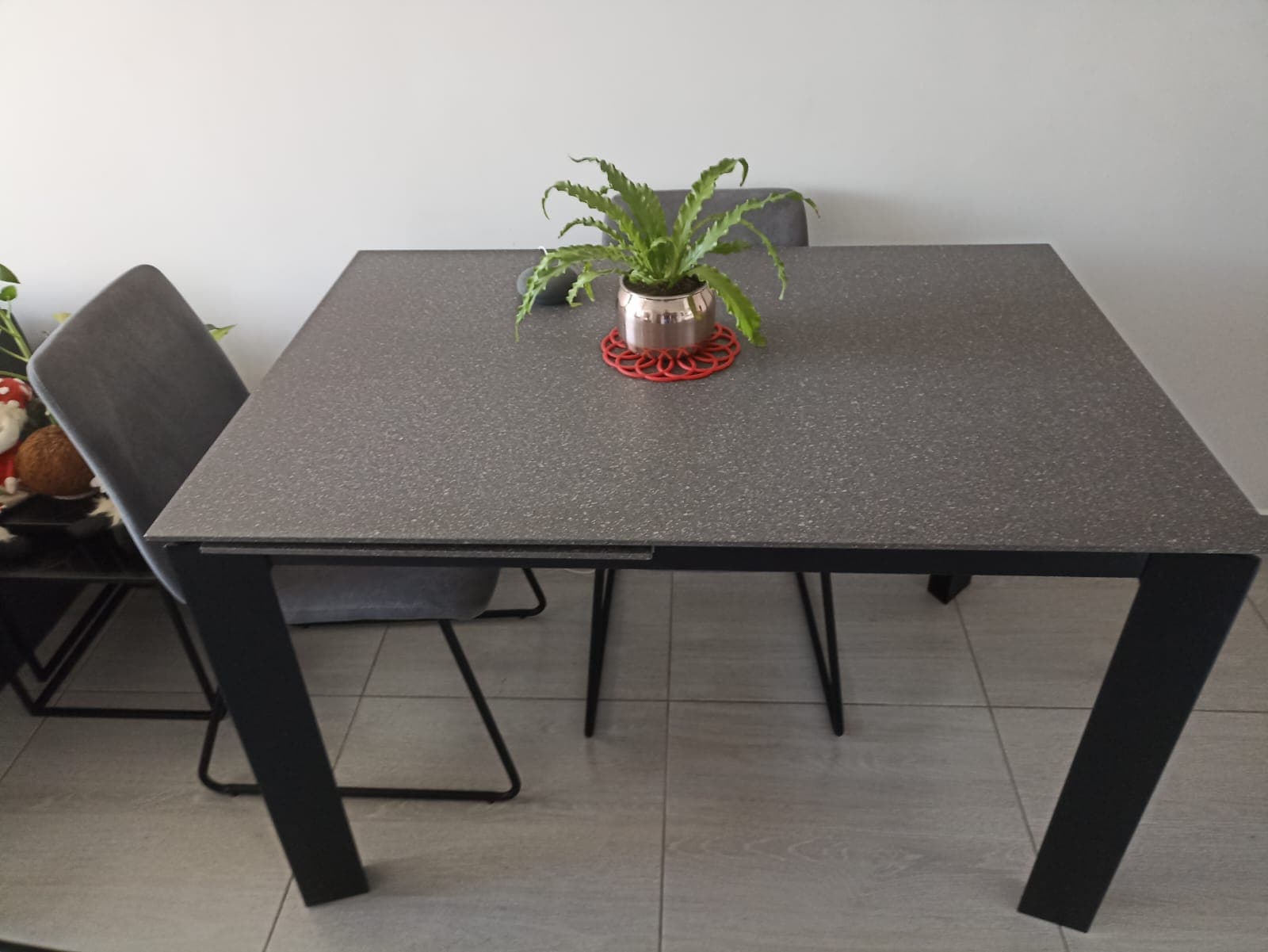 imagen de producto Comedor con Mesa Extensible y 4 sillas