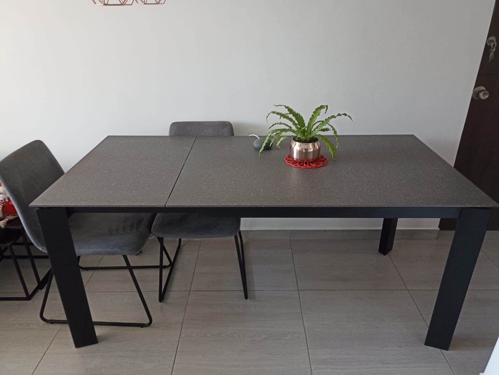 imagen de producto Comedor con Mesa Extensible y 4 sillas