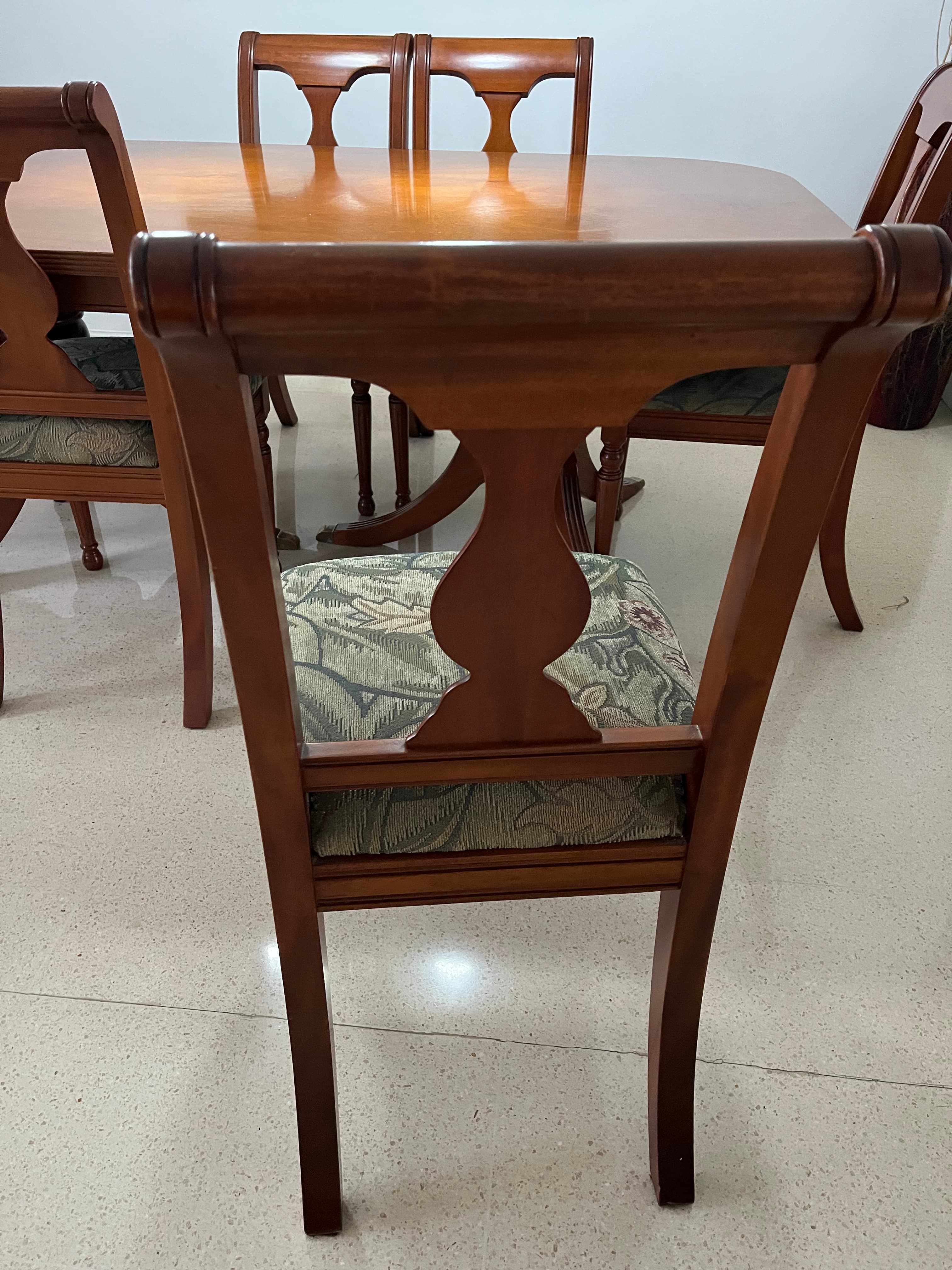 imagen de producto Mesa de comedor con 6 puestos