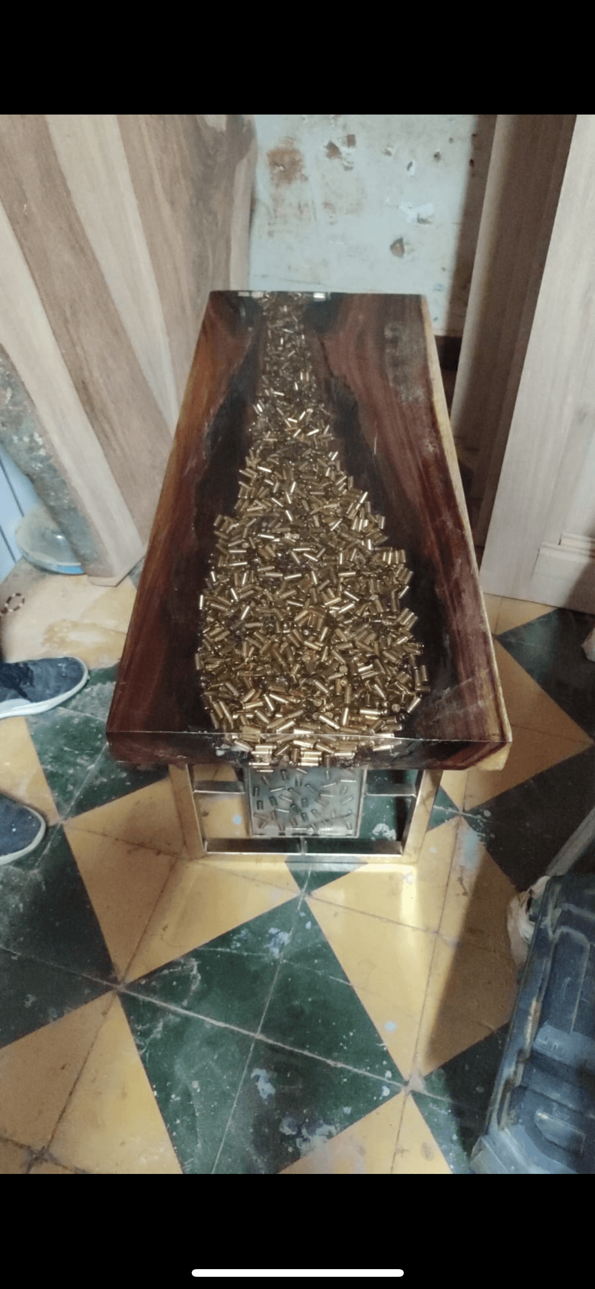 imagen de producto Mesa centro casquillos y resina Epoxica