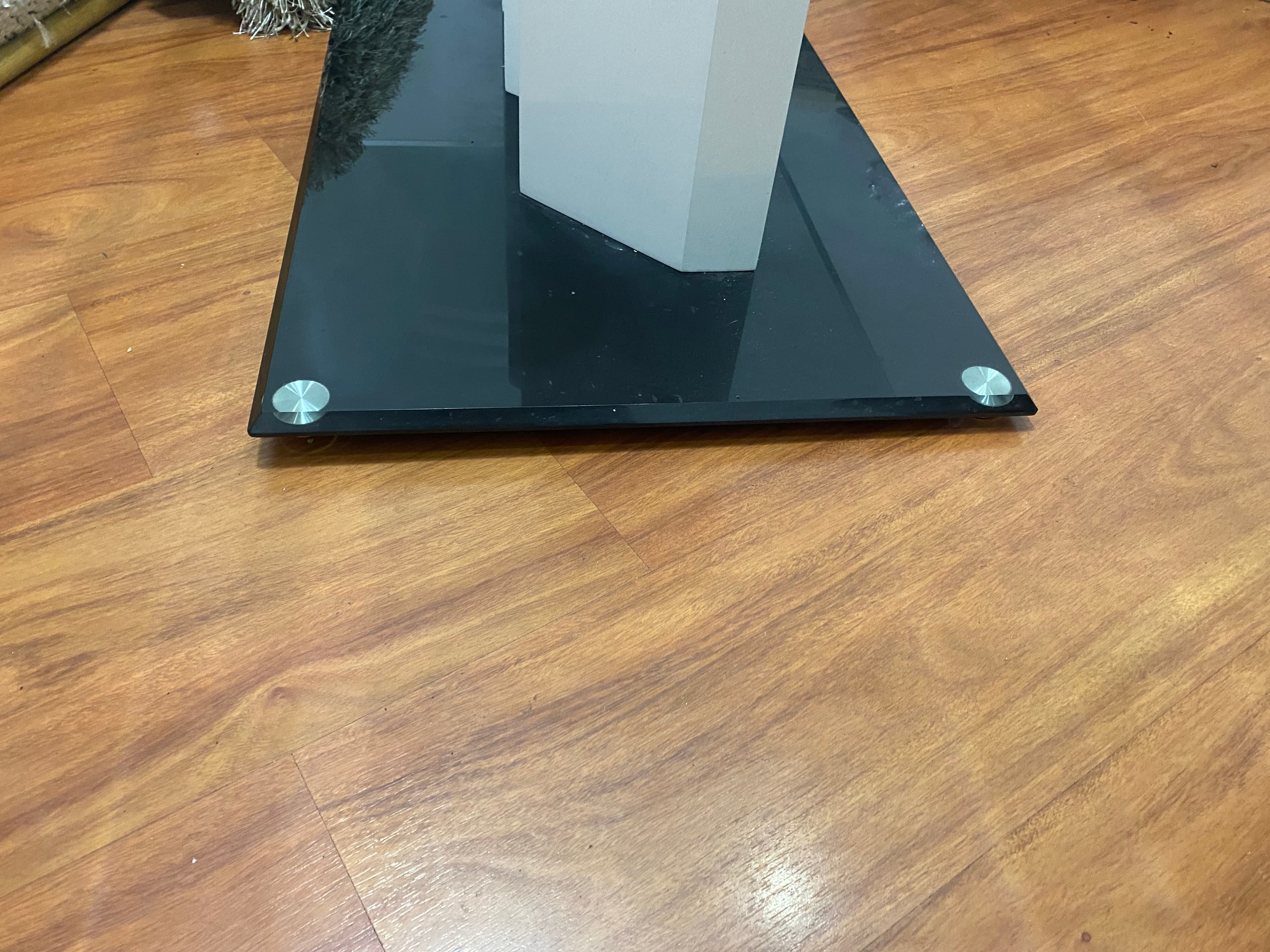 imagen de producto MESA EN VIDRIO ARISTAS