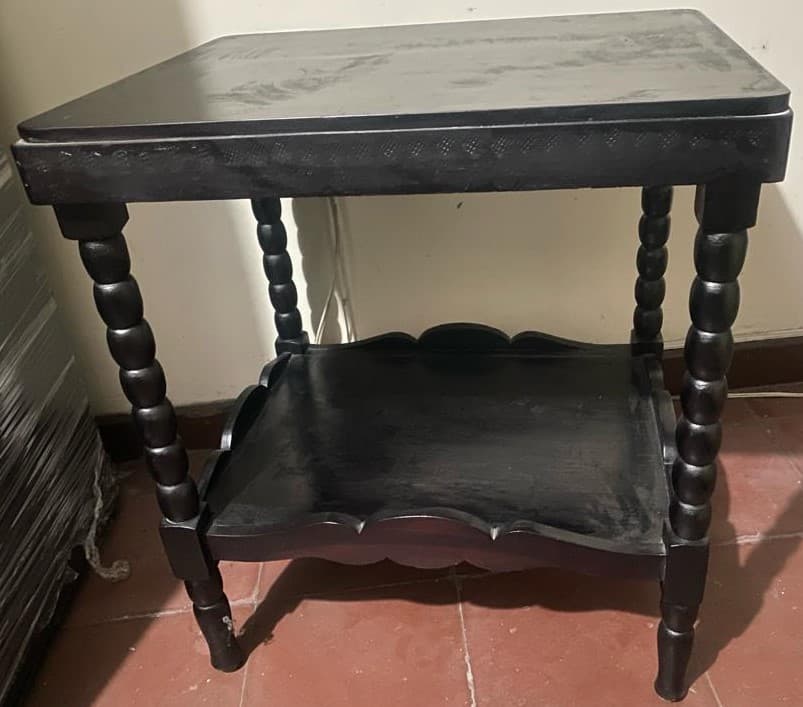 imagen de producto mesa cuadrada antigua de madera