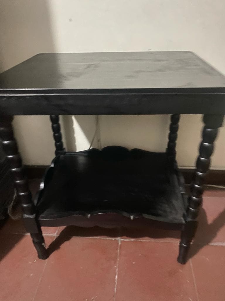 imagen de producto mesa cuadrada antigua de madera