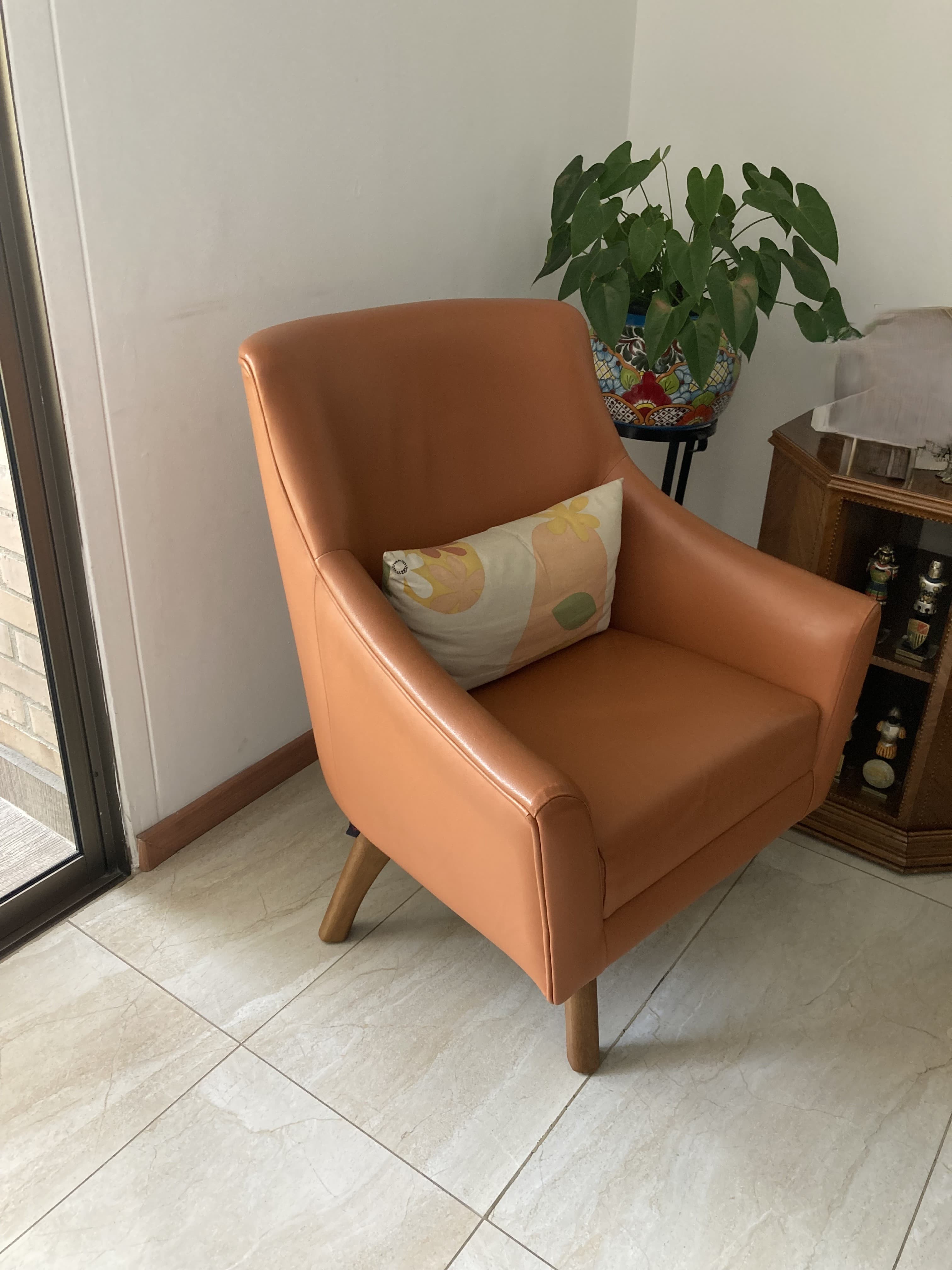 imagen de producto SILLON Giratorio Marca PURO CUERO