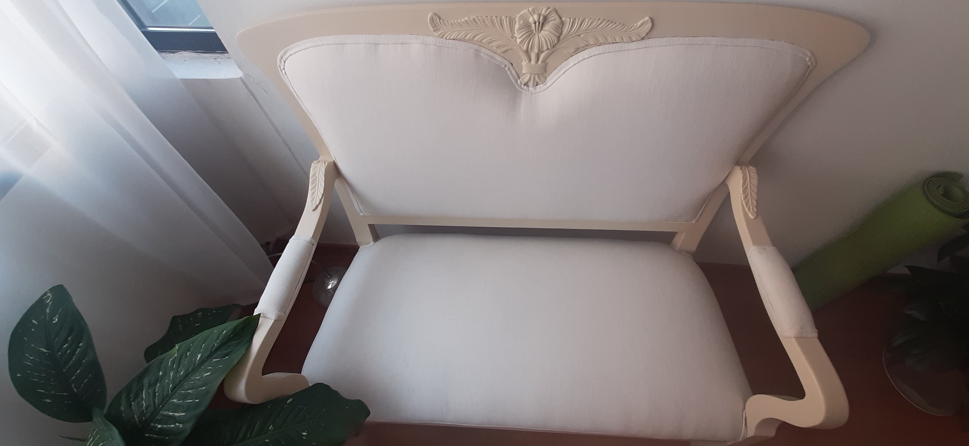 imagen de producto Poltronas y sofá isabelino