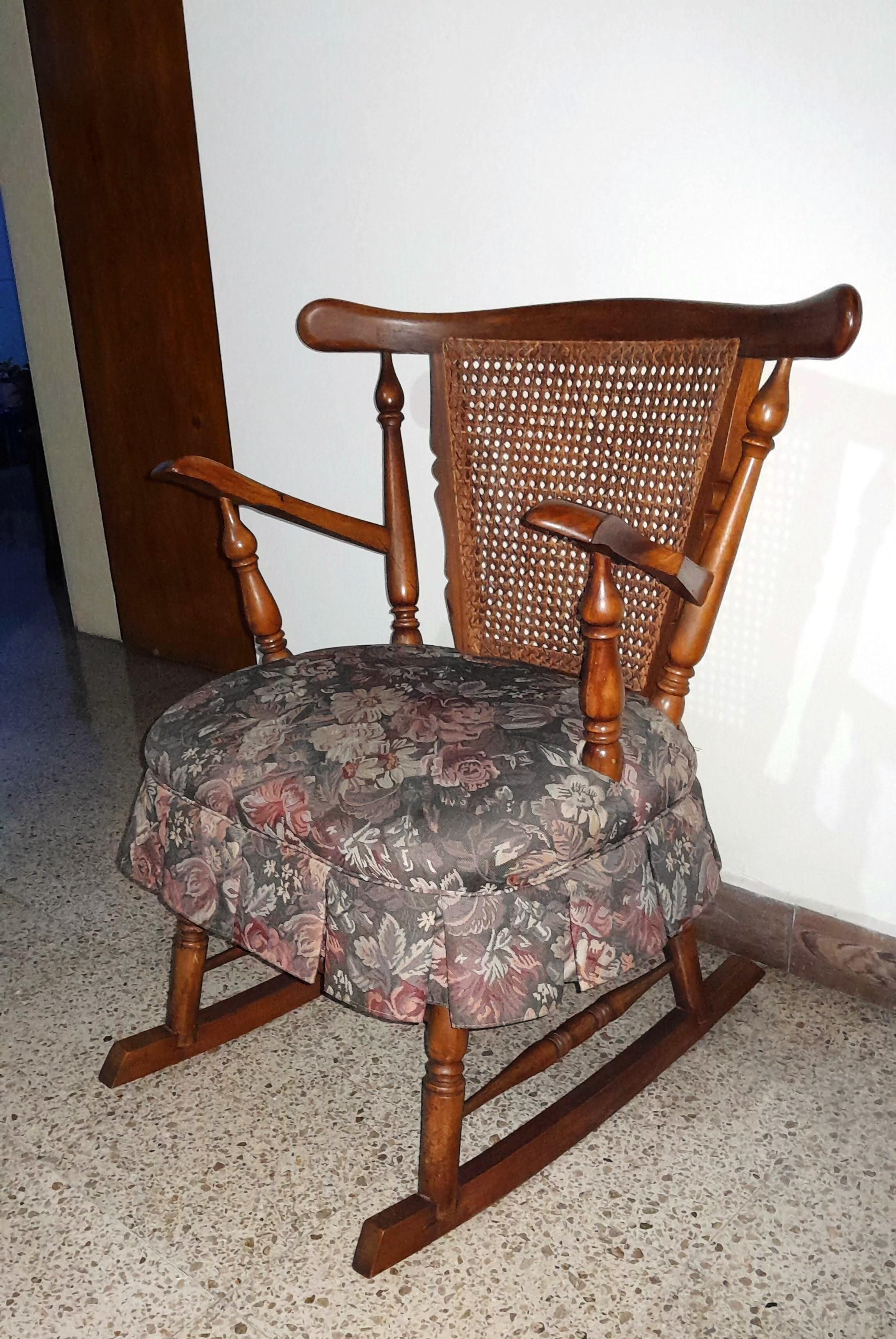 imagen de producto Silla Mecedora clásica