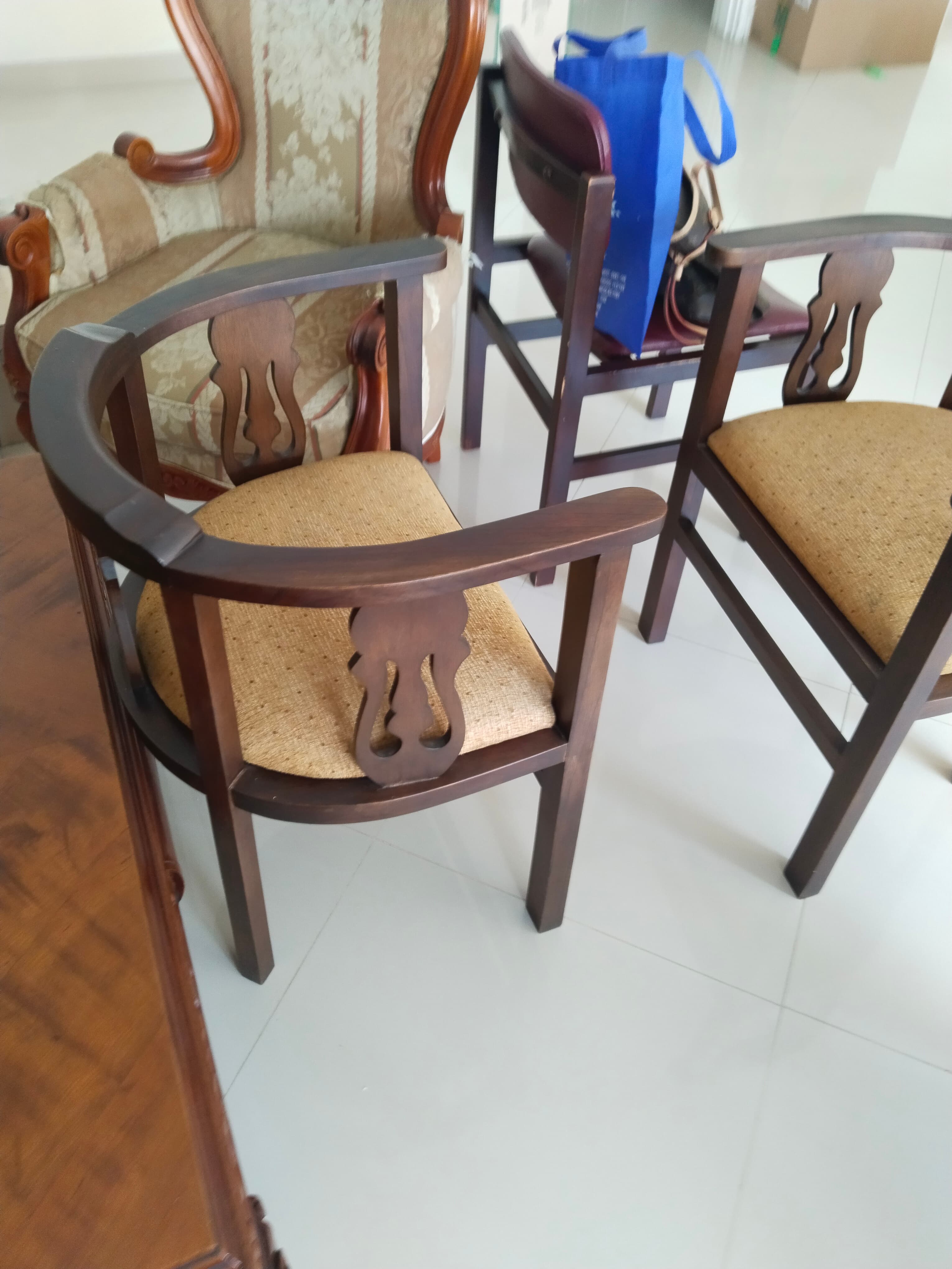 imagen de producto Sillas herradura en madera
