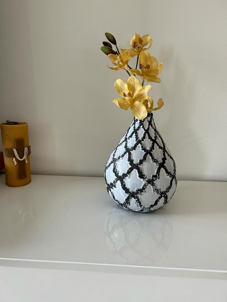 imagen de producto Florero solitario tallado