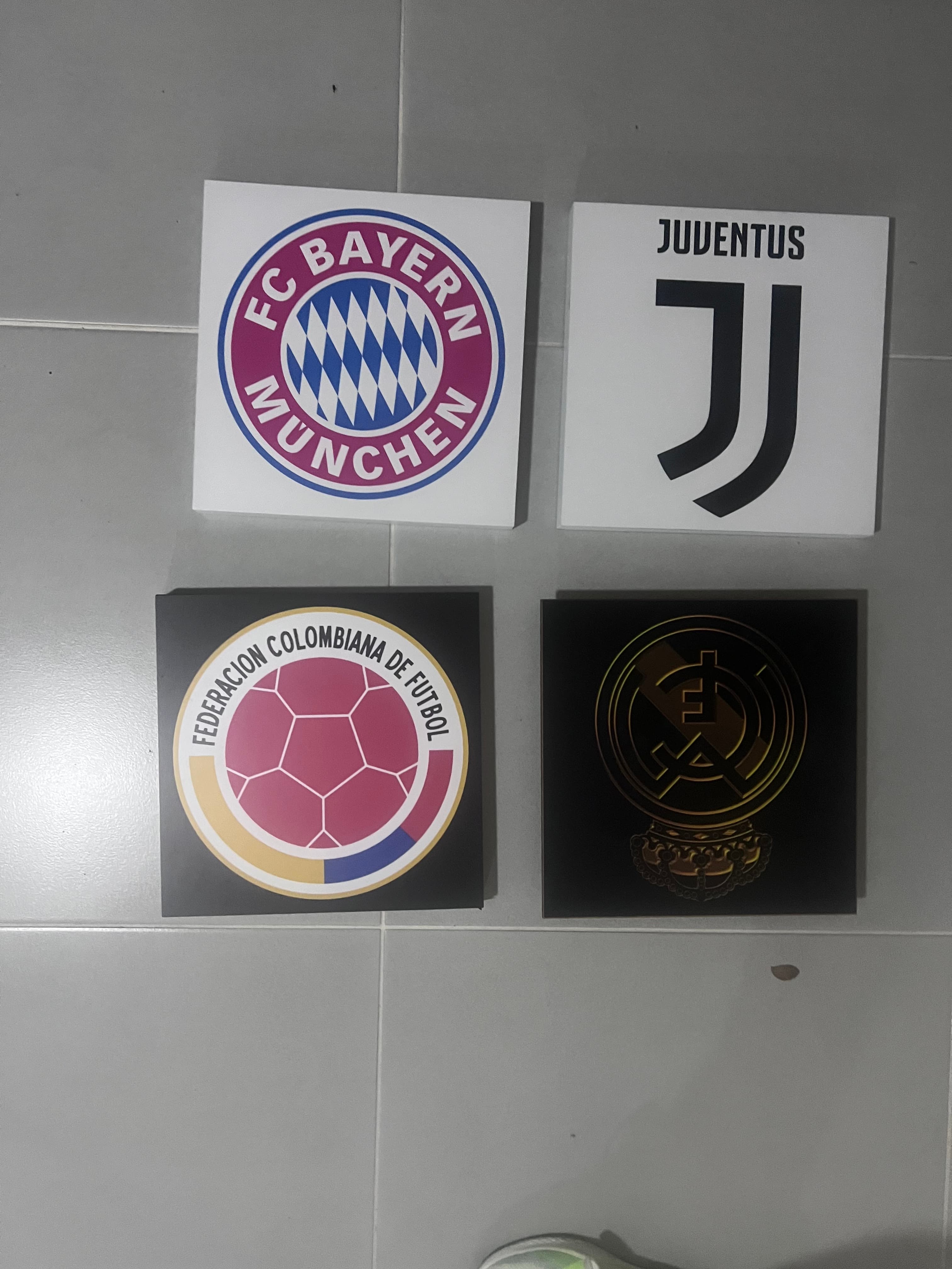 imagen de producto Cuadros escudos fútbol