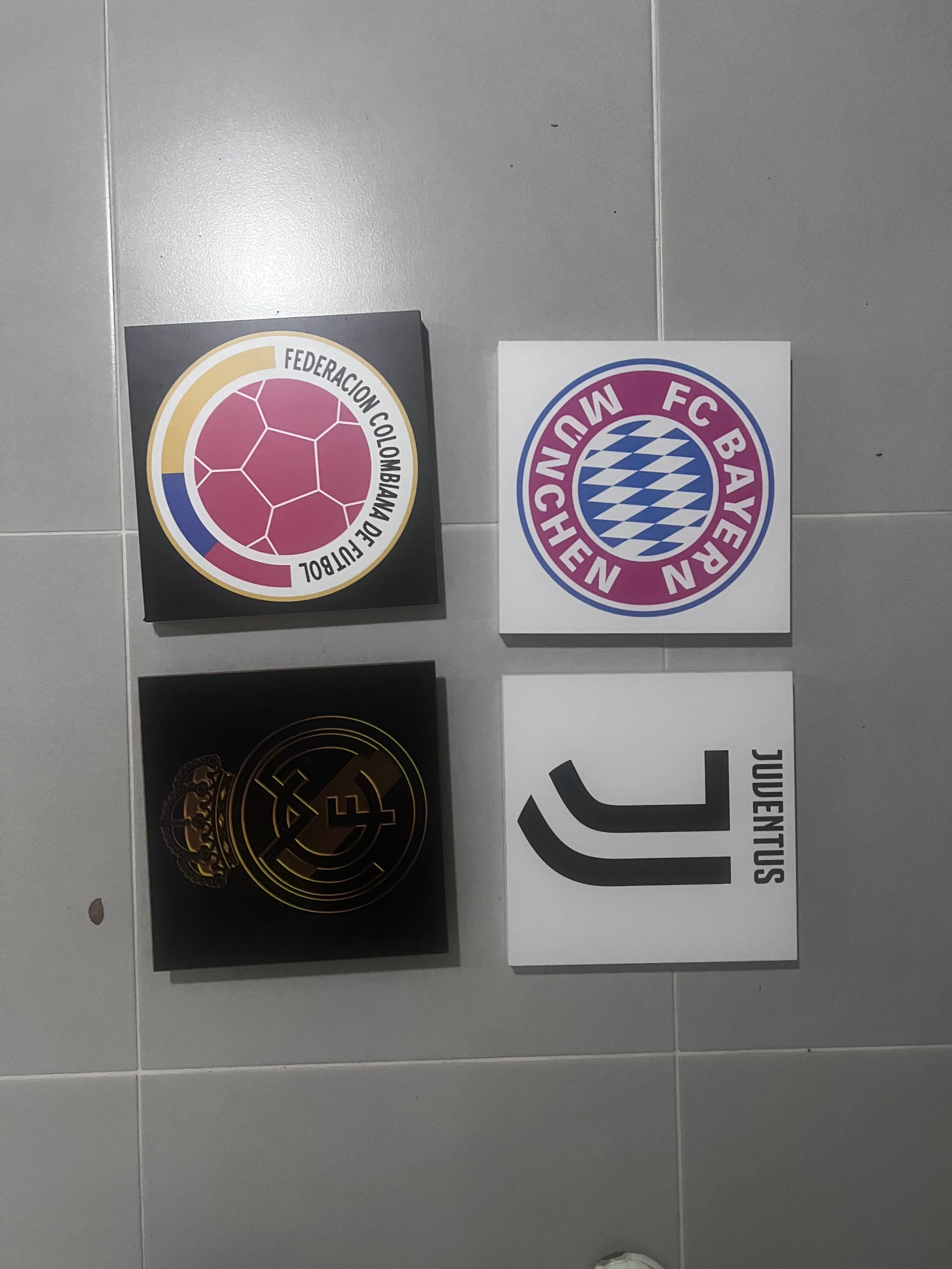 imagen de producto Cuadros escudos fútbol
