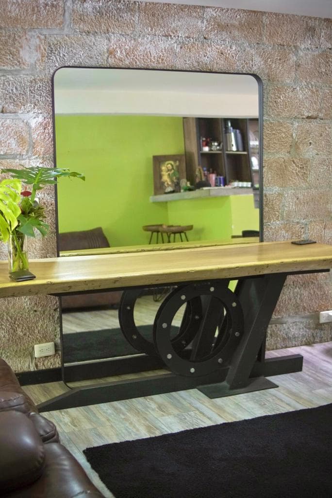 imagen de producto Espejo con marco de hierro